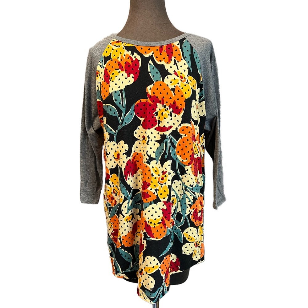 EUC LulaRoe Randy 3/4 Sleeve T-shirt